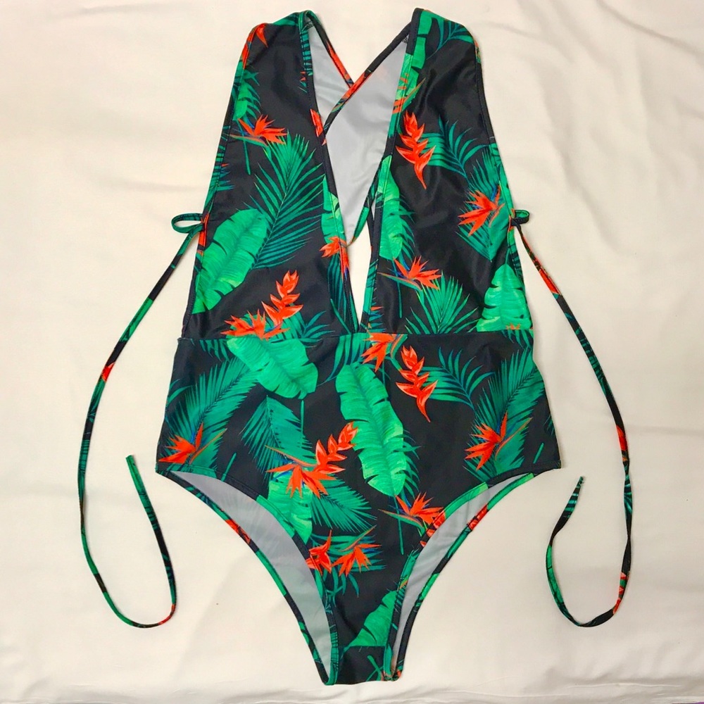Women's swimsuit, one piece, Size XL, black green